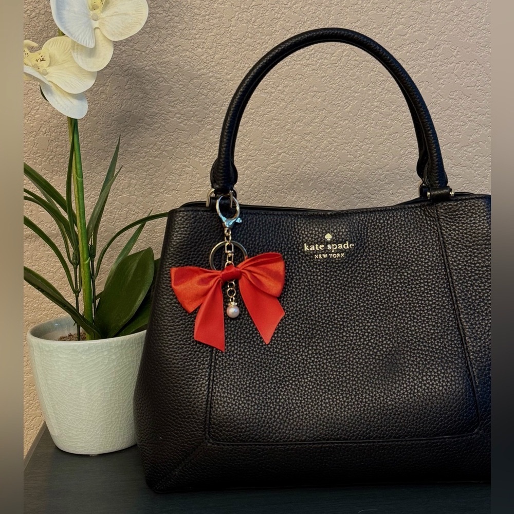 Red Bow and White Faux Pearl Purse Charm / Keychain. Makes a great gift!